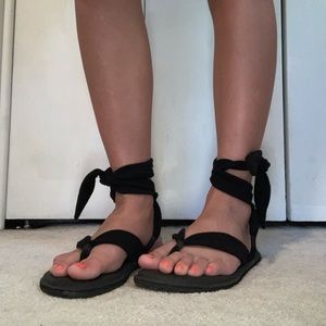 Sanuk tie up sandals